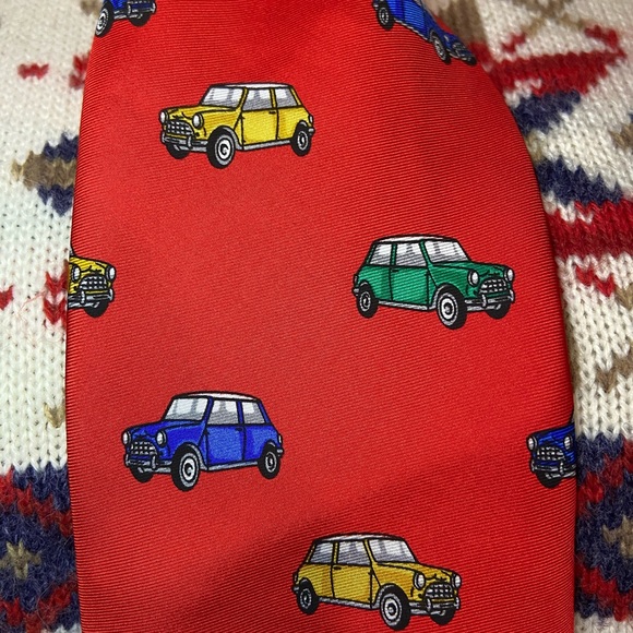 Hemley red tie car pattern 100% silk - Picture 2 of 5